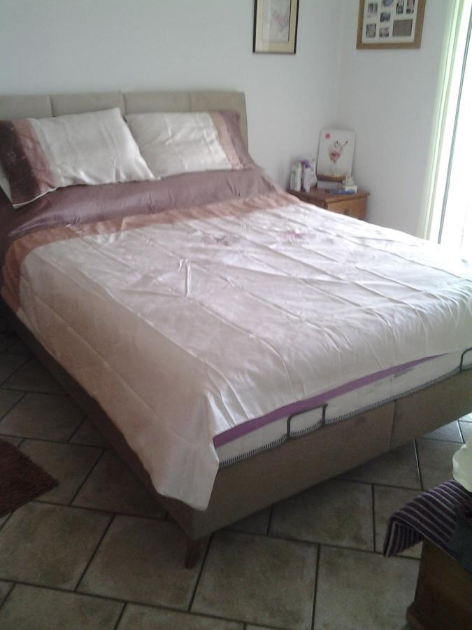 Robin'S Nest Afrata Apartment Luaran gambar
