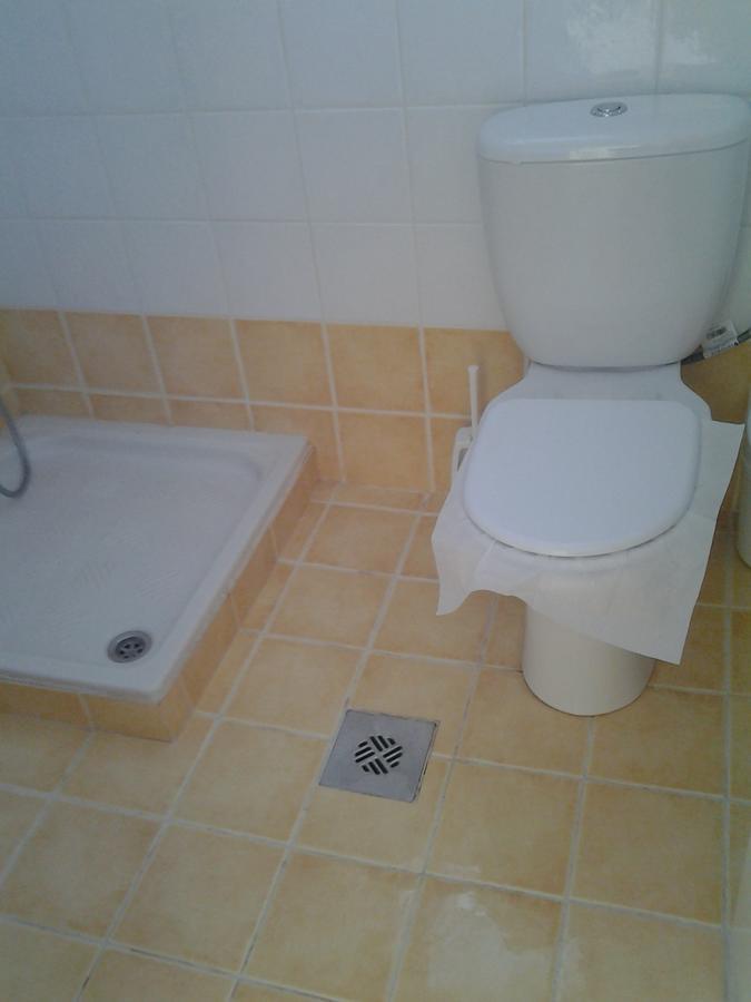Robin'S Nest Afrata Apartment Luaran gambar
