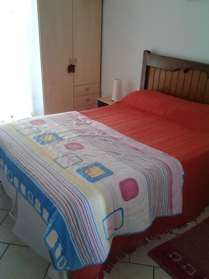 Robin'S Nest Afrata Apartment Luaran gambar